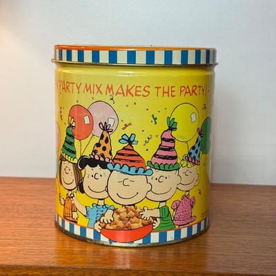 Vintage Peanuts 1990 Chex Party Mix & Peanuts Metalldose Charlie Brown Gang