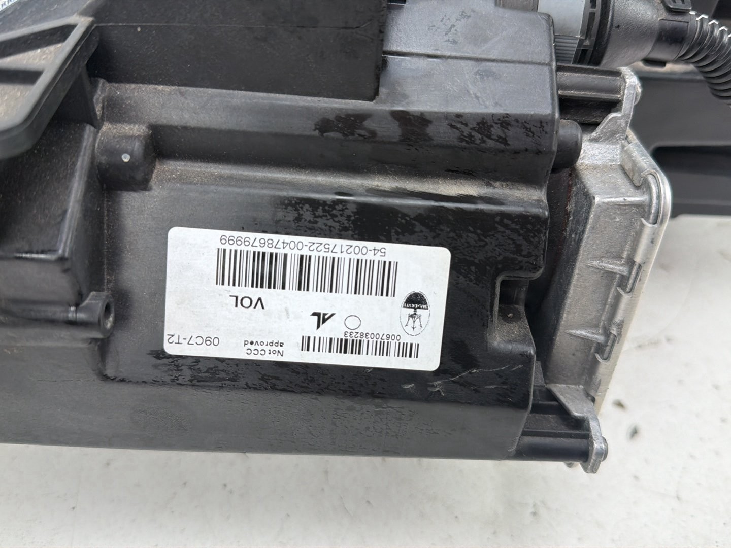 Maserati Ghibli 2014-2017 Front Right Headlight P/N 00670038233