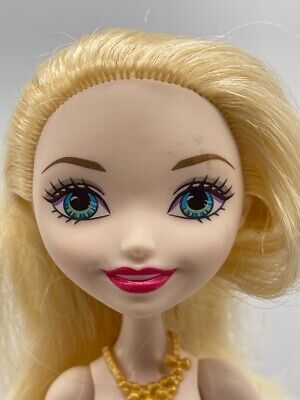 Boneca Ever After High Apple White Basic Budget Usada