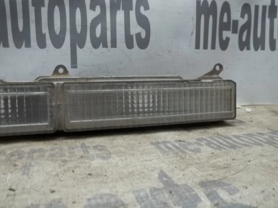 1976-1979 CADILLAC SEVILLE OEM LEFT FRONT PARK PARKING LIGHT TURN SIGNAL LAMP - Image 4 of 4