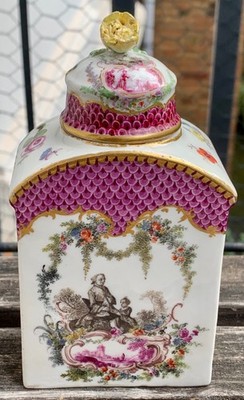 Alte Teedose Meissen um 1750  1. Wahl Watteau-Malerei Blumen höfische Figuren