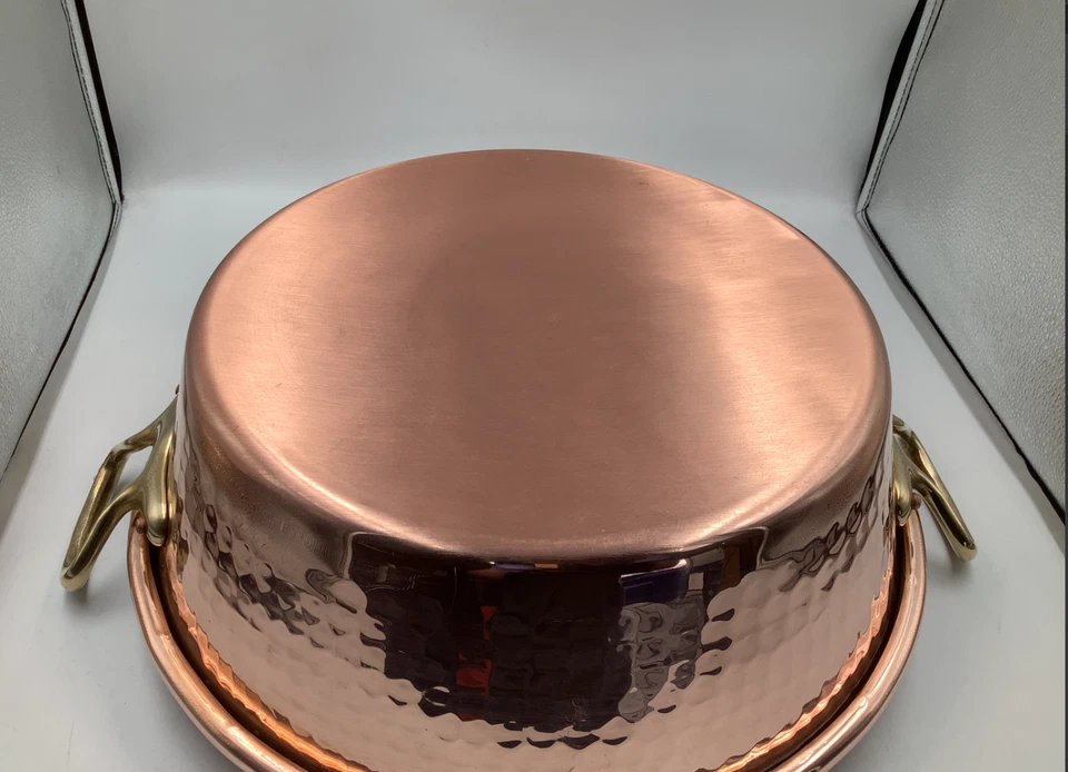 Sartén de mermelada de cobre martillado Mauviel M'Passion de 1,2 mm con asas de latón, 17,3 qt Foto 3 de 4