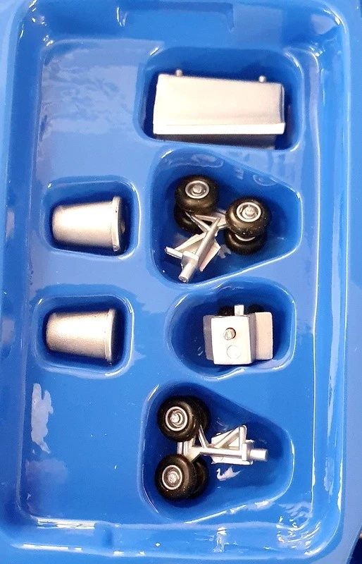 Corgi 1/144 Scale Diecast AA32901 - Boeing VC-137C Air Force One - Image 4 of 4