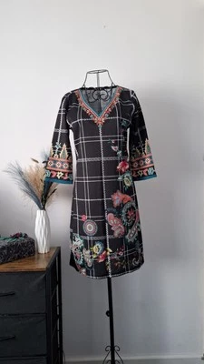 3/4 sleeve V-neck Floral folk printed knee length dress size S/M - Image 1 of 4