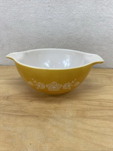 Vintage Pyrex Butterfly Gold Cinderella Mixing Nesting Bowl 2 Qt