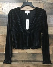 NWT Olive + Oak Crop Top Women Medium Black Velvet Witchy Fairygoth Sexy Vamp