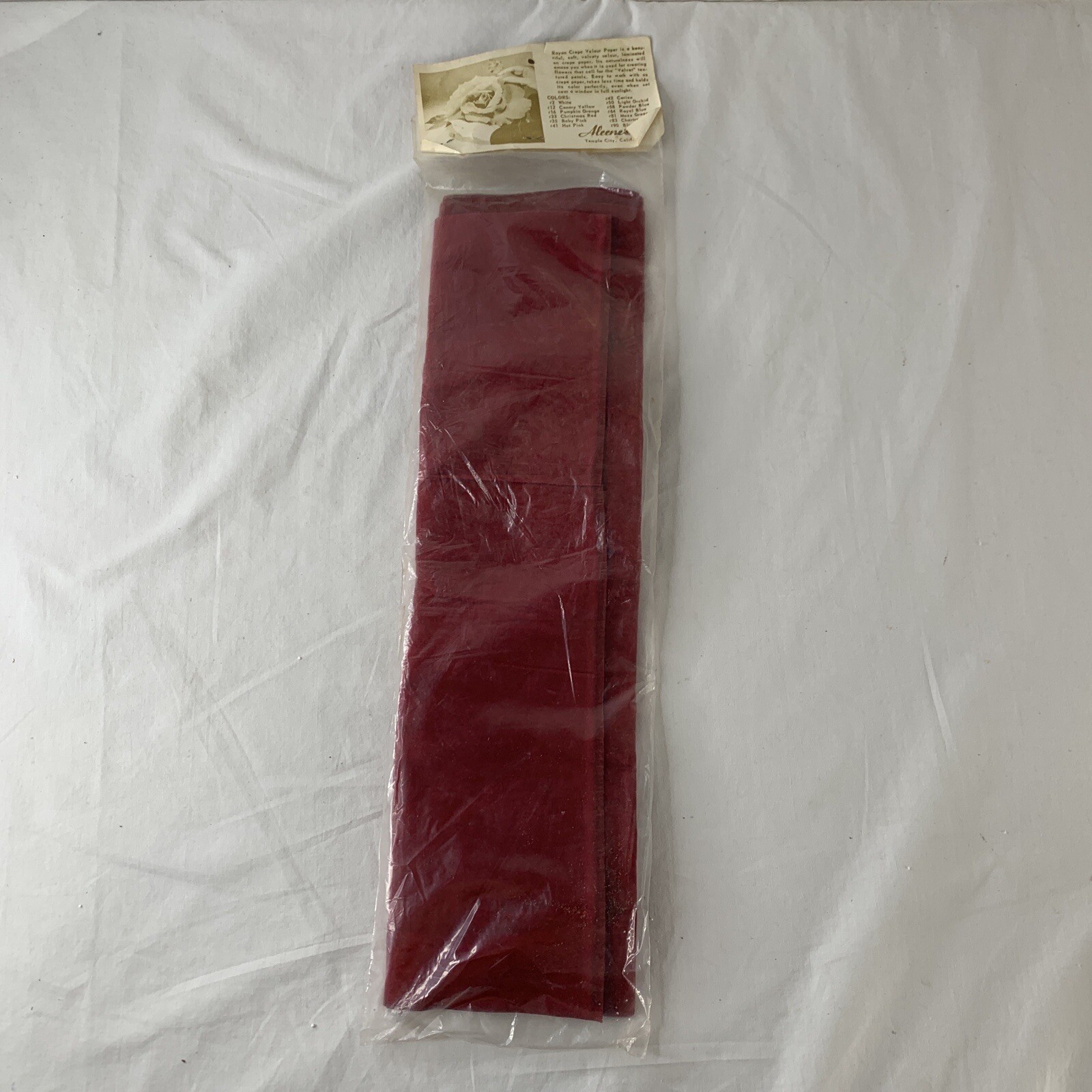 Vtg Aleene's craftmaker velvety rayon crepe velour paper 20x40 christmas red NOS
