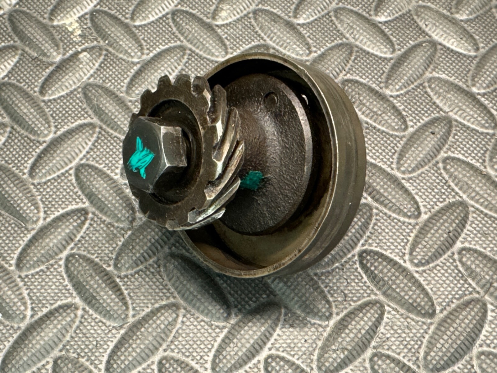 7995 Toyota 20R 22R 22RE Cam Distributor drive GEAR 1351537010 MADE