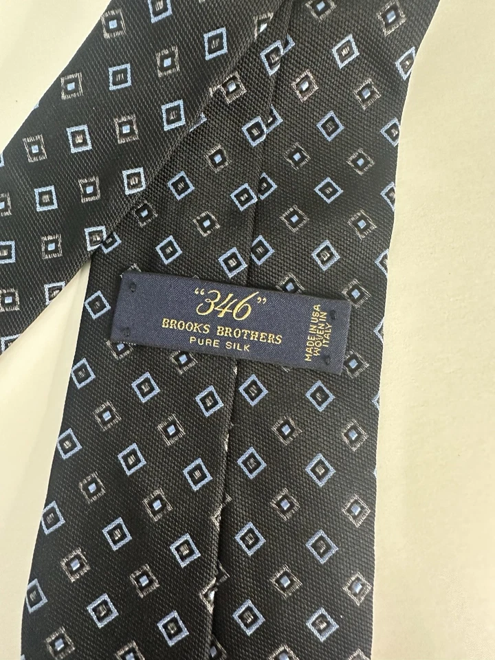 Corbata Brooks Brothers 346 pura seda negra diamante  Foto 4 de 4