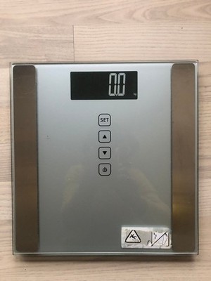 Easy Home Personenwaage Körperfettwaage Glaswaage - Modell 91207