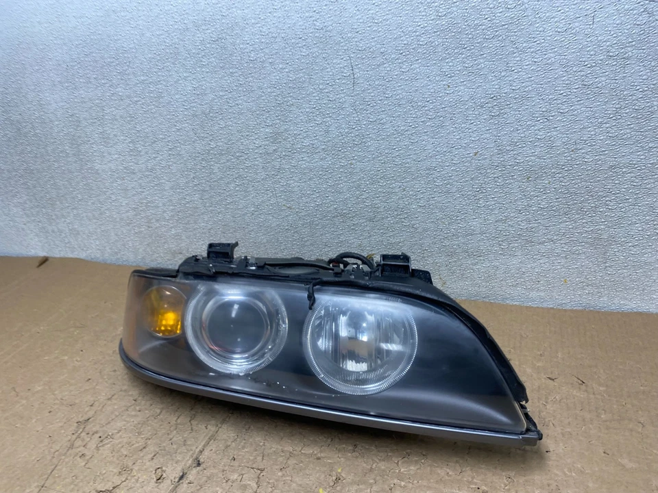 Faro derecho pasajero BMW E39 2001-2003 serie 5 XENON OEM V3871 DW Foto 2 de 4