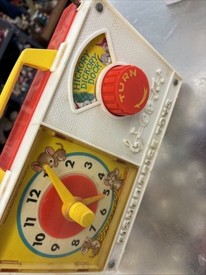 Vintage 1971 Fisher Price Toy Clock Radio Hickory Dickory Dock Windup Music Box