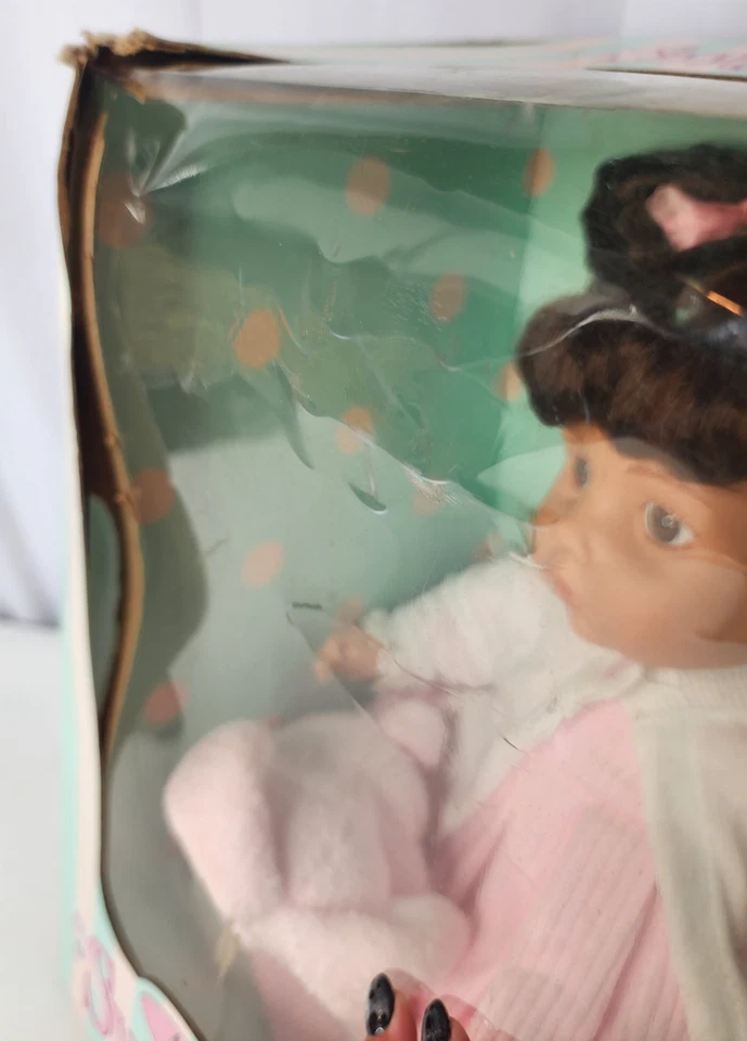  SWEET SARA Muñeca Bebé 12" Sentada 18" Puesta Madame Alexander 2007 - Ojos Marrones Foto 3 de 4