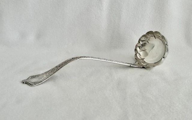 Tiffany & Co "Persian" Sterling Silver 12-3/4" Oyster/Soup/Punch Ladle w mono - Image 4 of 4