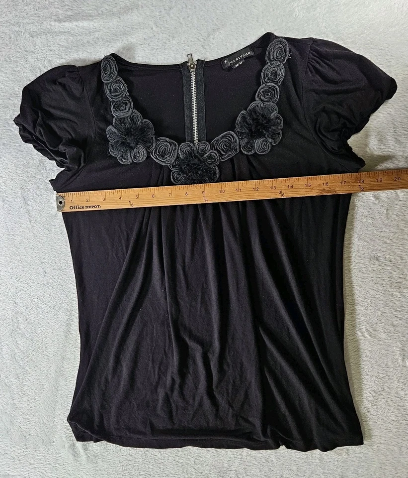 Top Twenty One para mujer M negro aplicado rosas dobladillo burbuja mangas hada caprichosa Foto 4 de 4