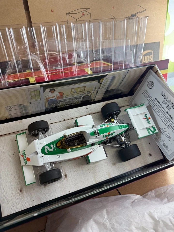 Carrusel 1:18 McLaren M16 Indianapolis 500 #2 Rutherford/McLaren 1975 Foto 4 de 4