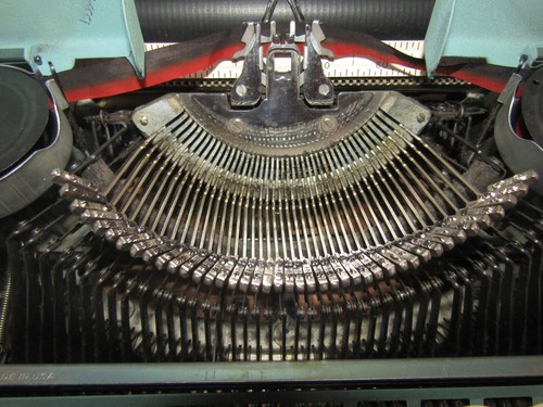 60er Jahre Smith Corona Sterling tragbare Schreibmaschine blau mit Koffer MCM - Bild 7 von 24