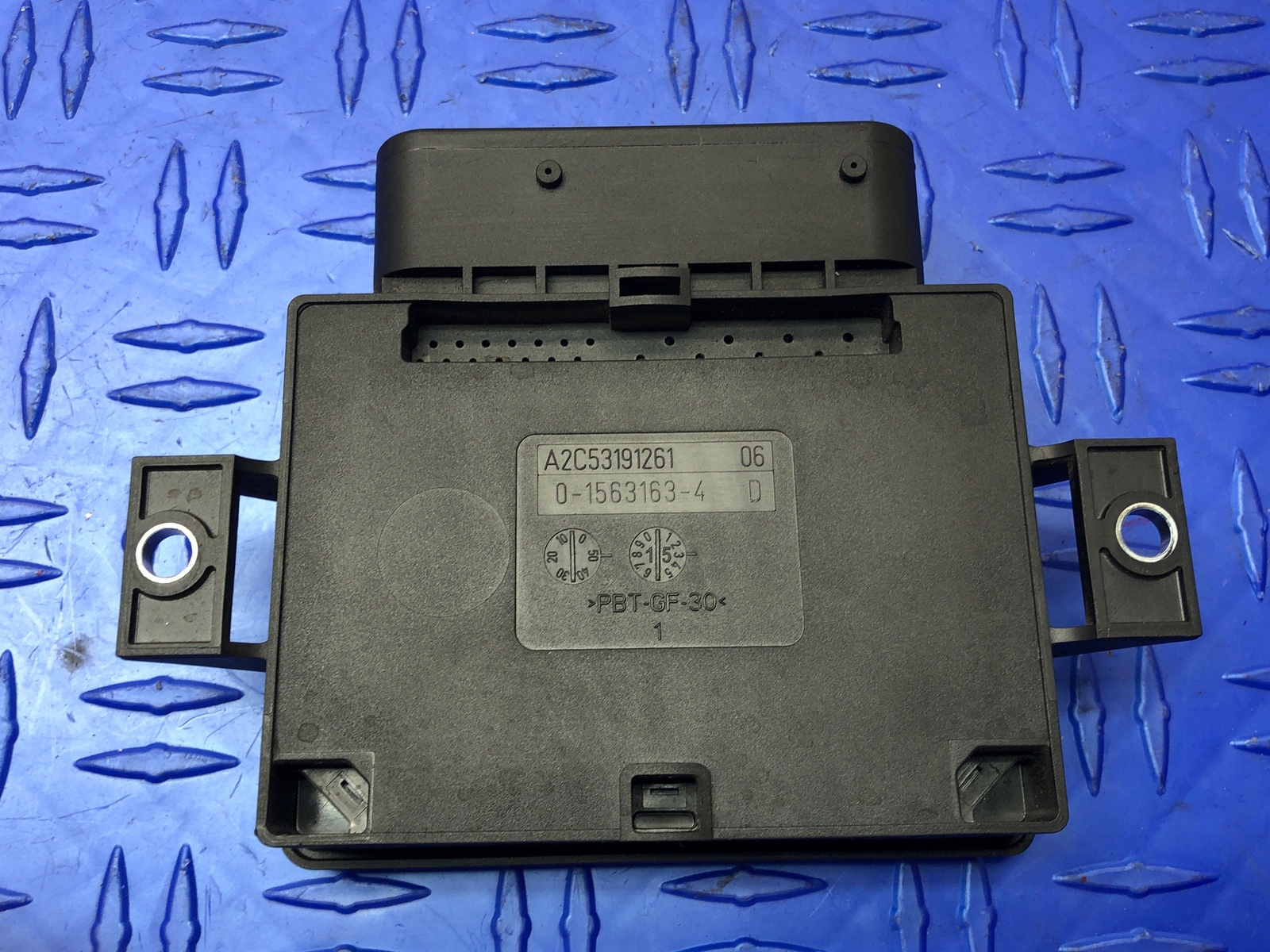 2014-2020 BMW I8 REAR BRAKE EMF CONTROL MODULE 32620336 OEM 2015 2016 2017 2018
