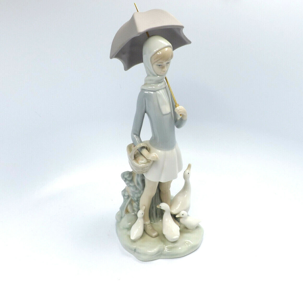 Lladro Figurine #4510 Girl with Umbrella & Geese, with box