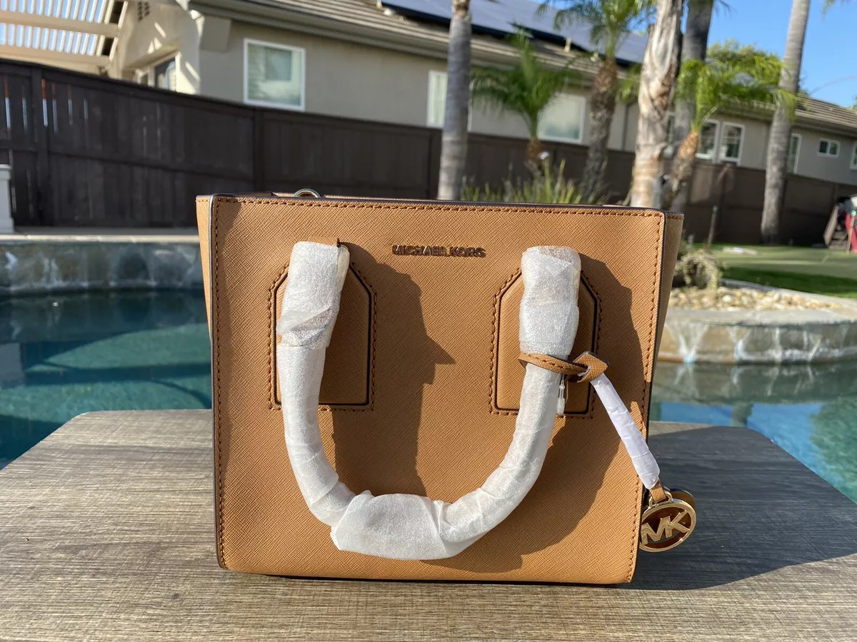 Selby saffiano hotsell leather messenger