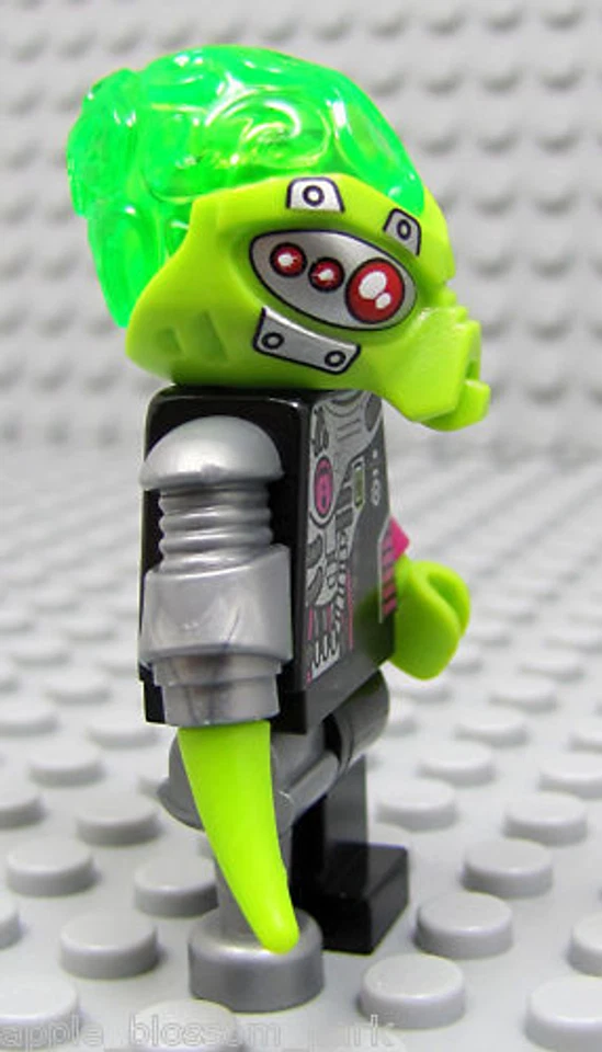 NEW Lego Alien Conquest Cyborg PIRATE VILLAIN Minifigure 7066 Green Minifig Head - Image 3 of 4