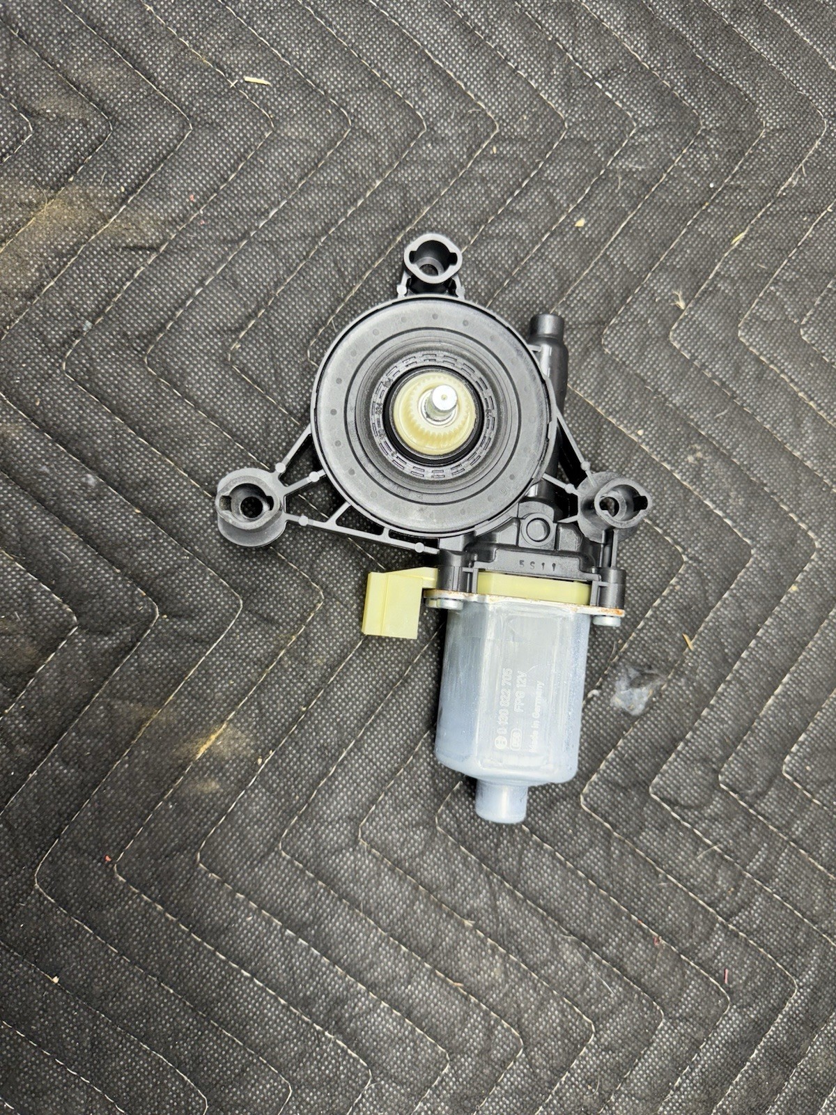 2017 -2025 AUDI R8 FRONT RIGHT SIDE DOOR POWER WINDOW GLASS MOTOR 0130822705 OEM