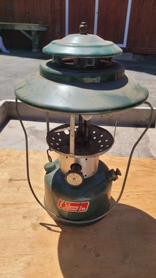 vintage 1971 Coleman, Model 228F Lantern, Double Mantle ( no glass untested )