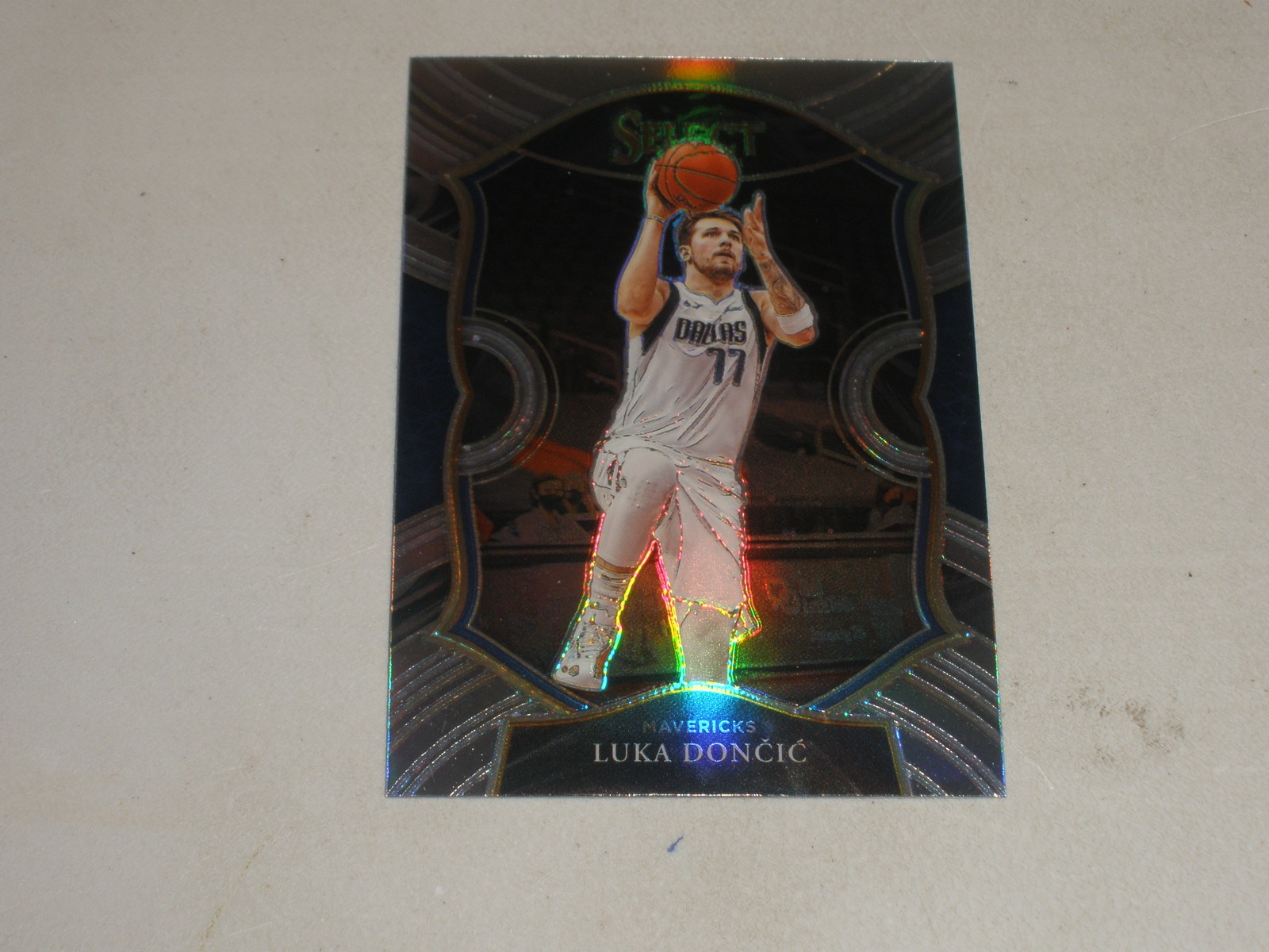 2020-21 Panini Select Concourse Level Silver Prizm #15 Luka Doncic
