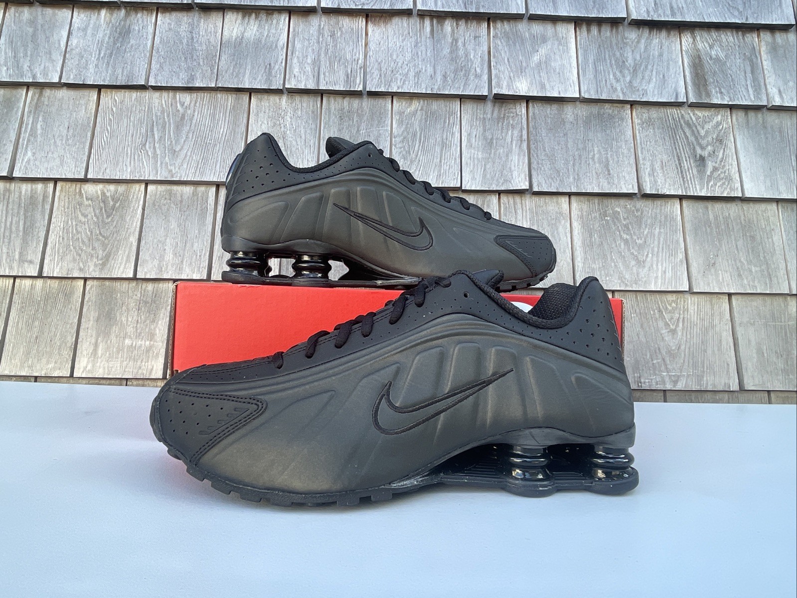Nike R4 Triple Black Running Shoes Sneakers HQ1988-001 Men's Size 11 NEW