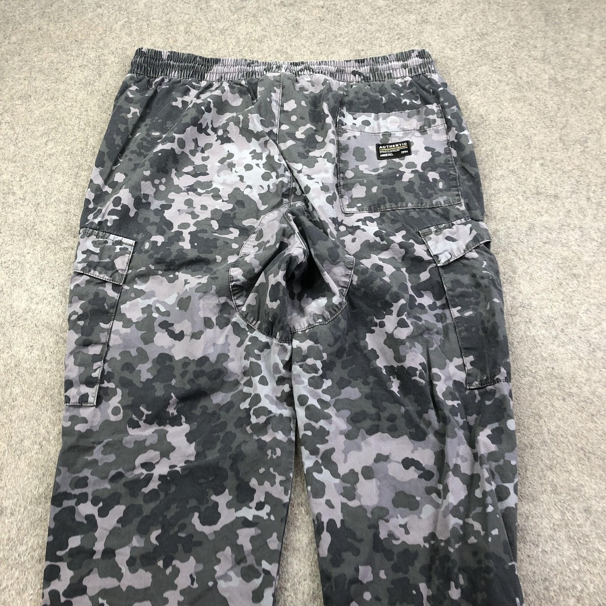 Nike Sweatpants Mens 31x28 Gray Camo Cargo Elastic Waist Tapered