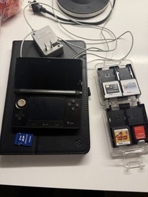 Nintendo 3DS 2GB Handheld System - Black - Works Great - Seven Games Included