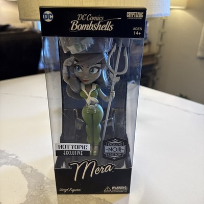 DC Bombshells Mera Vinyl Figure   Noir Edition  Hot Topic Exclusive   New in Box