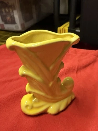 Shawnee Pottery Cornucopia Yellow Bud Vase Vintage