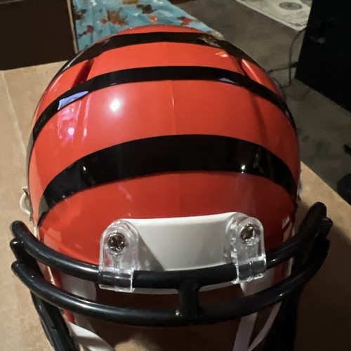 Cincinnati Bengals Signed Riddell Mini Helmet Autograph W/COA by Beckett BAS - Picture 4 of 8
