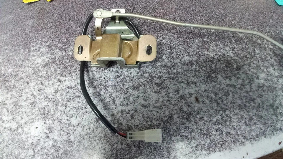 Chrysler Conquest / Mitsubishi Station Trunk Latch Assembly. - Image 2 of 4