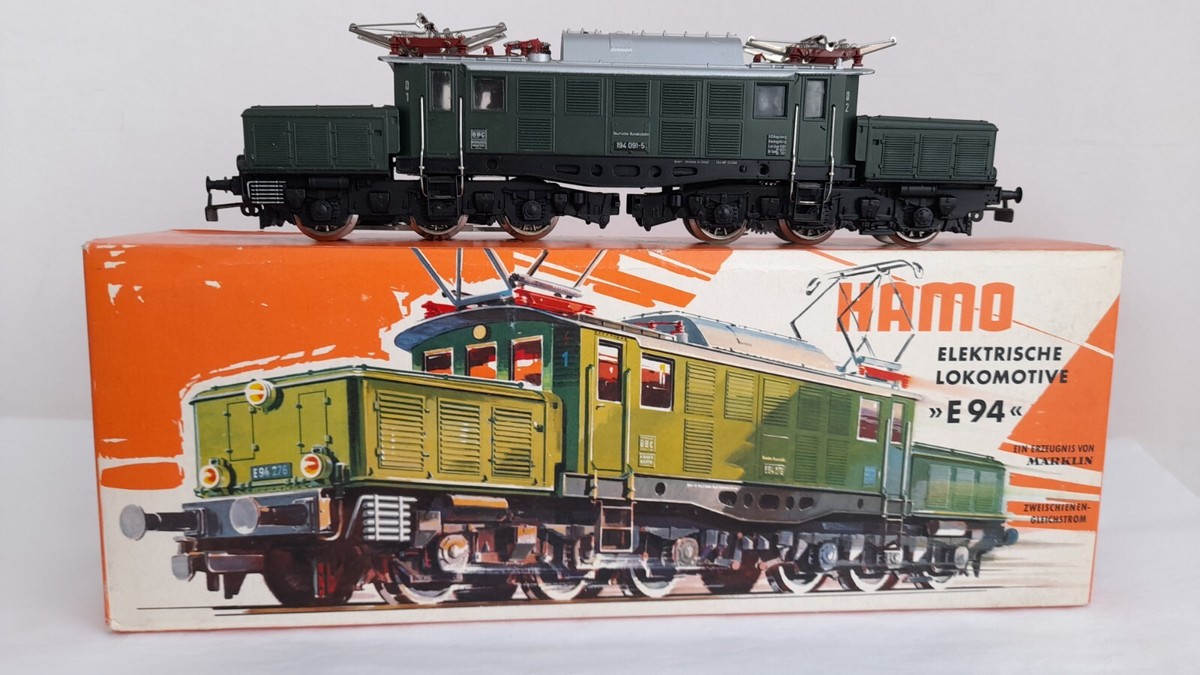 Marklin Hamo 8322 HO Electric Locomotive E94 DC with Box and