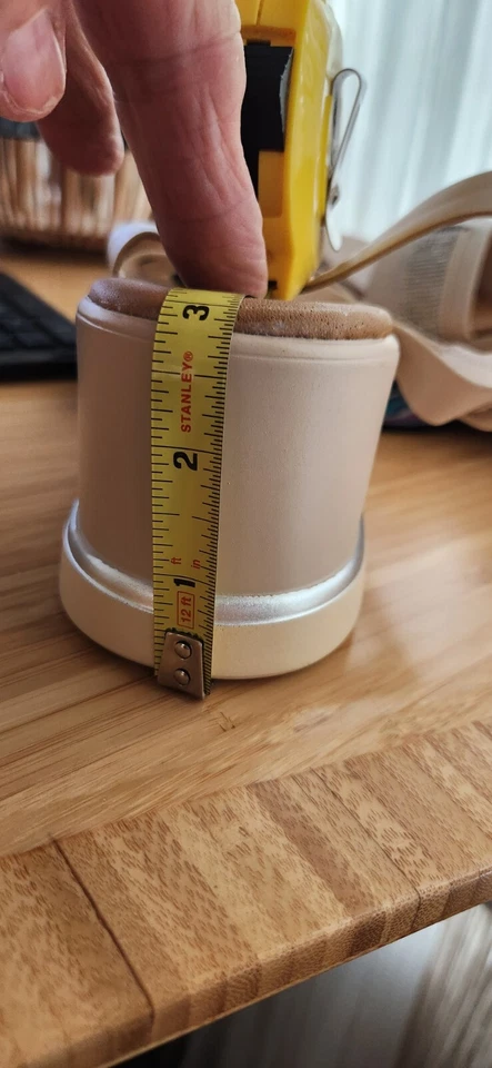 Sandalias ANDIAMO talla 11 M con tiras color beige plata pedrería tacón de cuña de 3"" Foto 4 de 4