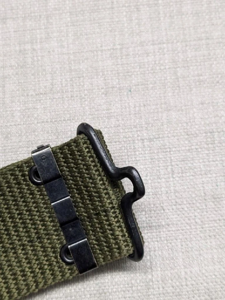 Cinturón funda ejército de Estados Unidos vintage WEBBED lona gruesa verde militar talla única Foto 3 de 4