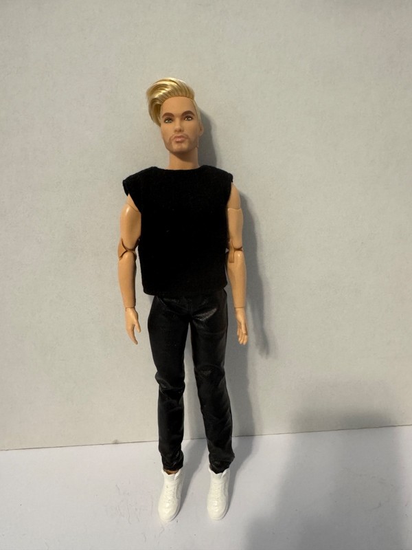 Barbie Signature Looks Model #5 Ken Blonde With Facial Hair 2020 Mattel Doll