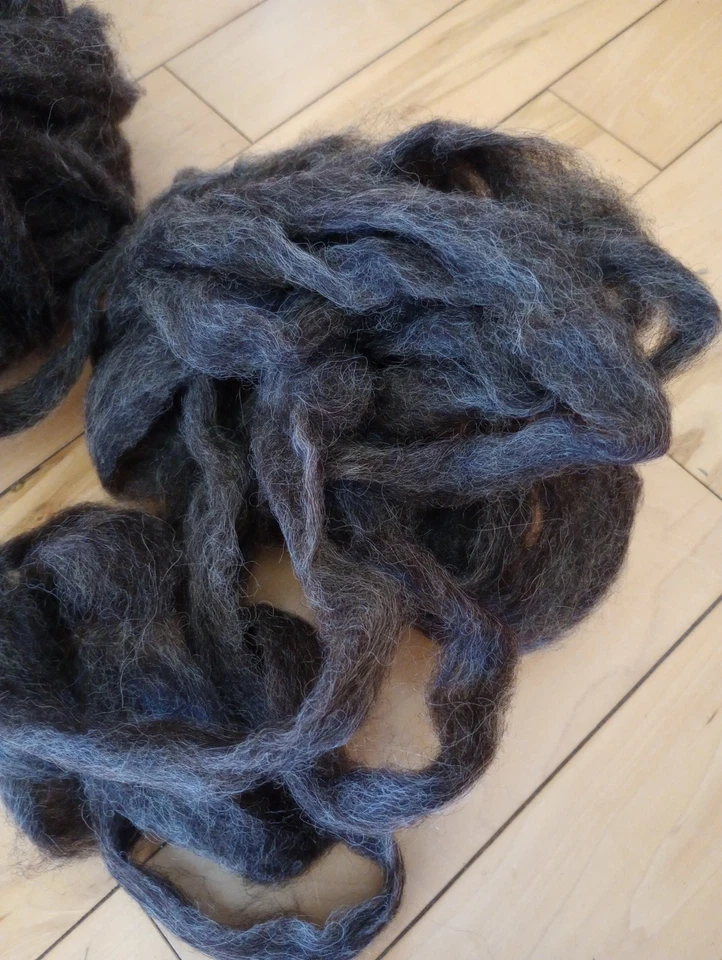 Top peinado de lana cormo color natural de 8 oz del norte del estado de Nueva York Foto 3 de 4