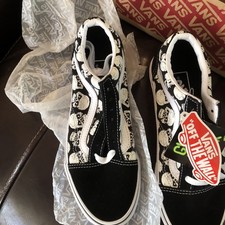 New Vans Old Skool 'TM Glow Skull' sneakers in black and white. Men  s 5 Wom 6.5