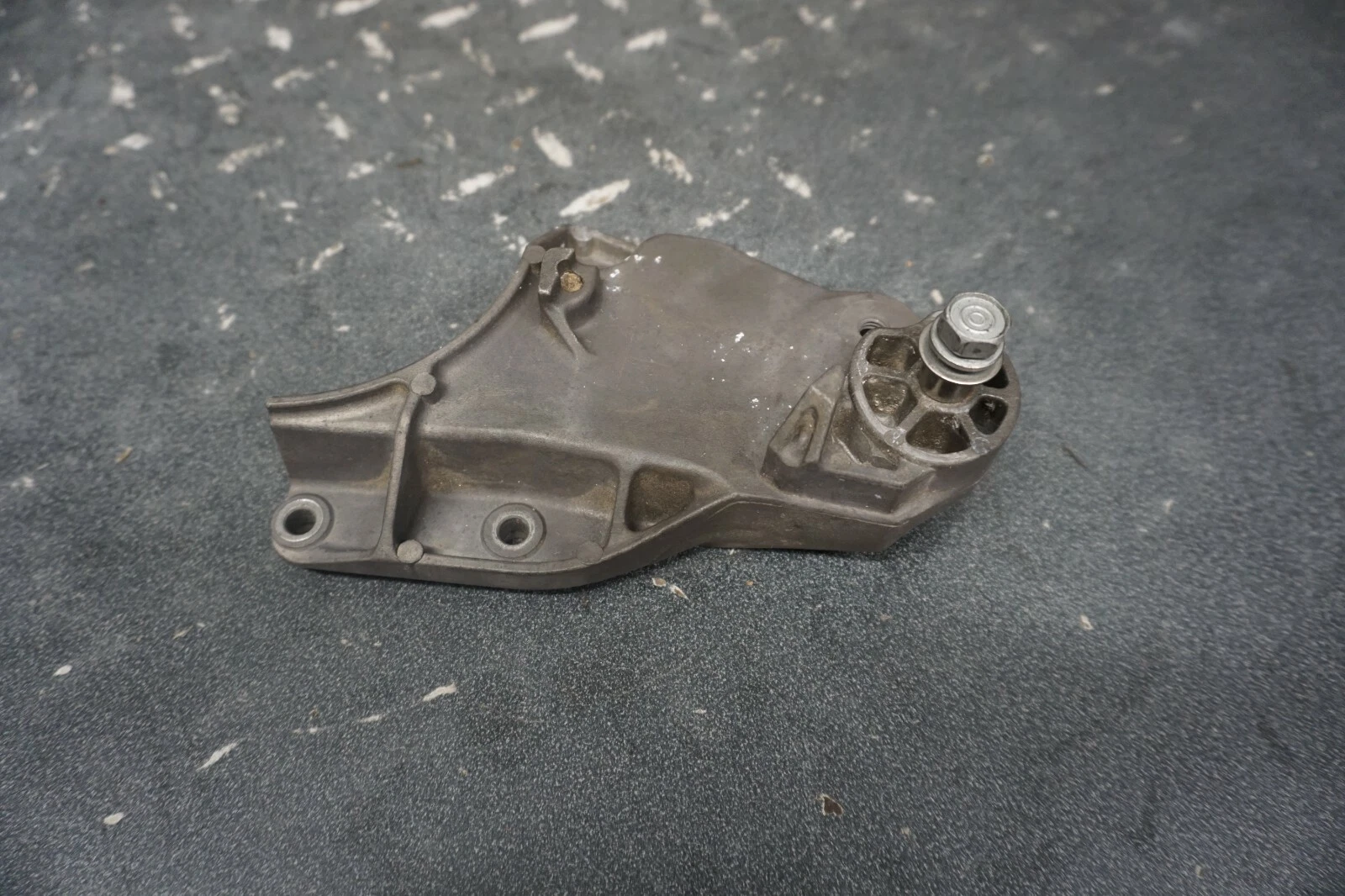 1999-2007 Yamaha OEM Jet Pump Reverse Gate Bracket Mount Support Freshwater FX