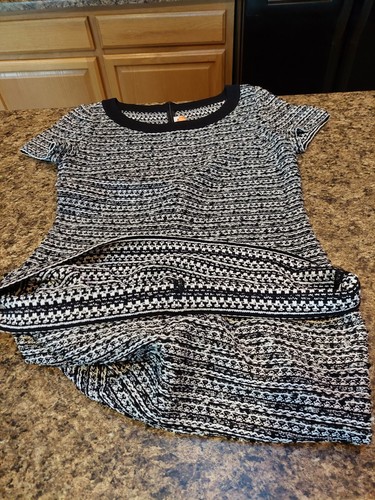 St John Knit Tweed Dress Sz 8 Women's Black & White Sheath Faux Pockets EUC - Picture 3 of 9