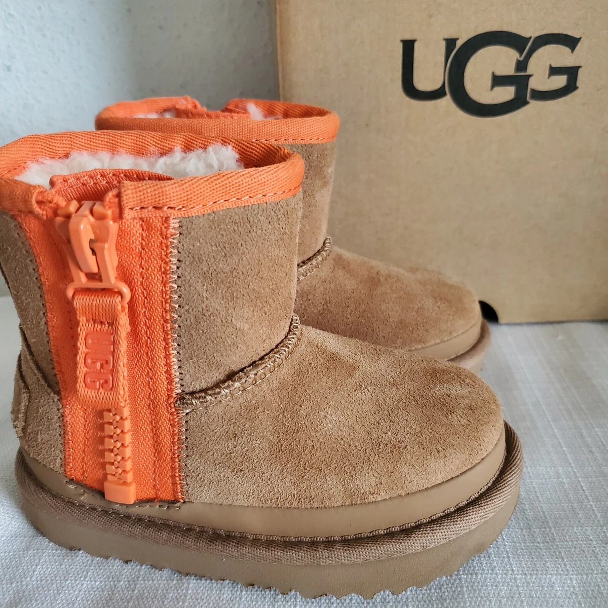 UNISEX KIDS TODDLERS 7 CHESTNUT UGG CLASSIC MINI ZIPPER TAPE LOGO BOOTS 1143699T UNISEX KIDS TODDLERS 7 CHESTNUT UGG CLASSIC MINI ZIPPER TAPE LOGO BOOTS 1143699T