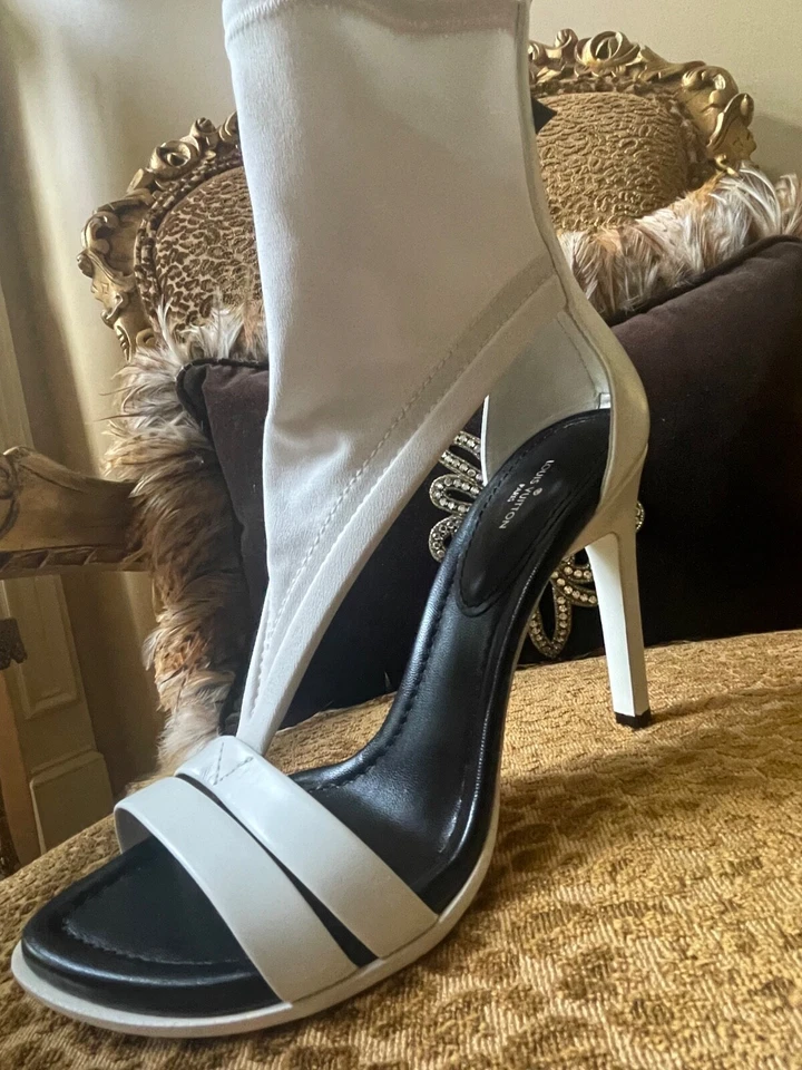 Sandalias Louis Vuitton de piel de becerro para mujer Foto 4 de 4