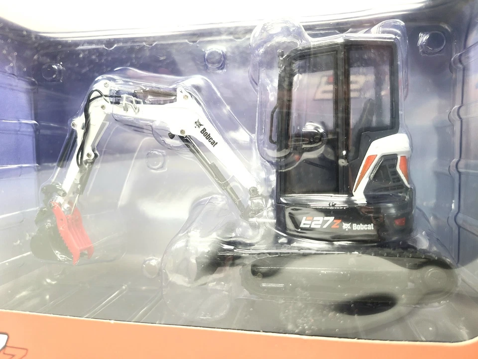 Bobcat E27Z Compact Excavator - Universal Hobbies 1:25 Scale Model #UH8131 New - Image 2 of 3