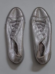 silver sparkle tennis shoes
