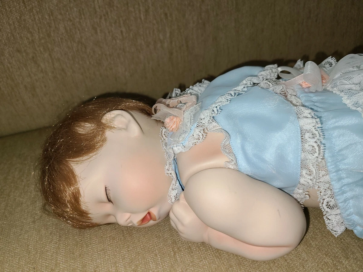 1996 TITUS TOMESCU ASHTON DRAKE PORCELAIN DOLL SLEEPING BABY MARKED TC3957