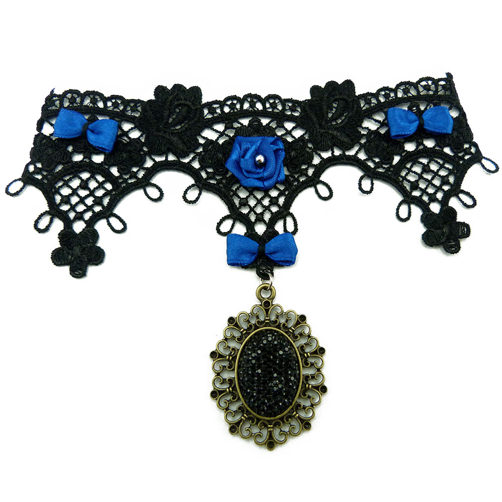 Collier ras de cou gothique en dentelle pour sublimer vos soirées chic