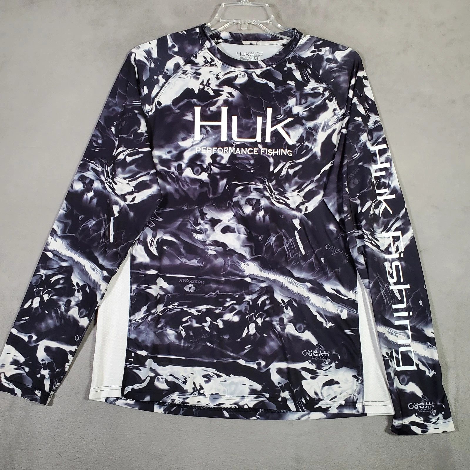 HUK T Shirt Mens M Black White Camo Long Sleeve Performance Fishing Tee Outdoor